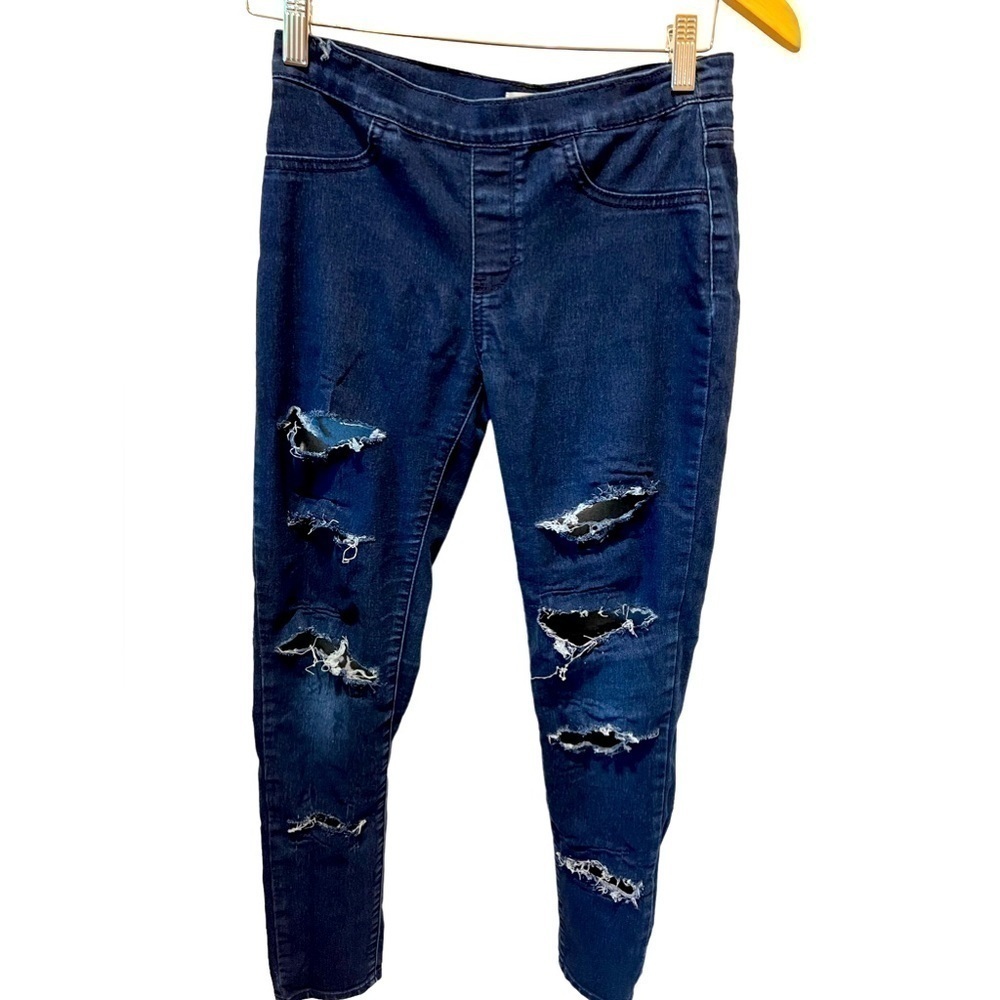 Levi’s juniors Jeggings like new, dark blue denim jeans ripped design distressed